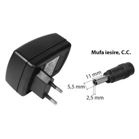 Kapcsolóüzemű tápegység, 100–240V bemenet – 12V 2A kimenet, DC csatlakozó 5.5×2.5 mm